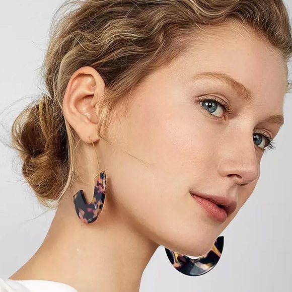 Maryn Resin Crescent Hoop Earrings in Tortoise - Picture 1 of 4